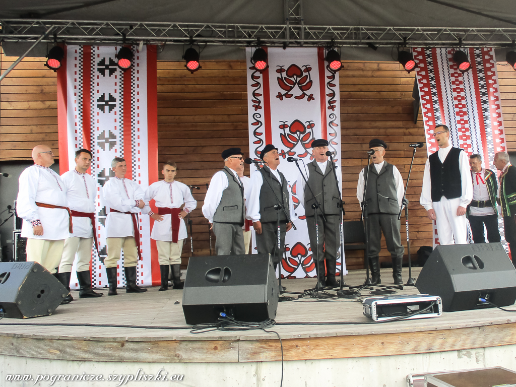 III
                            Festiwal Tradycji Ludowych „U zbiegu rzek” w
                            Stycy woj. lubelskie. W konkursie Pieni
                            Rekruckich