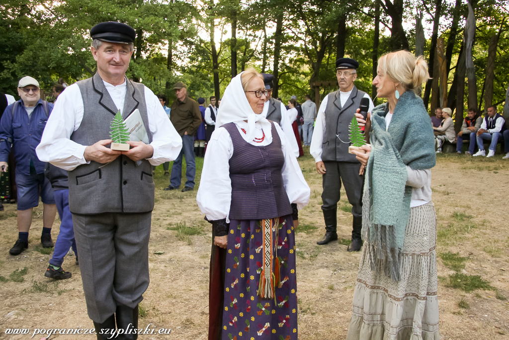 „Noc witojaska w
                            Turtulu” koncert pieni z pogranicza
                            polsko-litewskiego wykonany przez zespoy
                            „Pogranicze” z Szypliszk i „Sudonia” z Kazlu
                            Rudy. 22 czerwca 2018