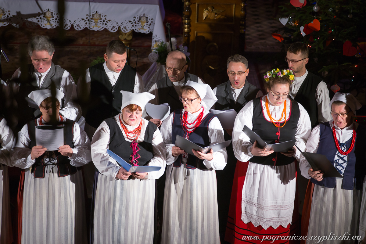 Koncert Kold odby si w kociele
                            parafialnym p.w. Matki Boskiej
                            Czstochowskiej w Becejach. Udzia wzili:
                            Zesp "Pogranicze", Chr
                            parafialny "Antonwka", Grupa
                            Folkowa "Shamrok"