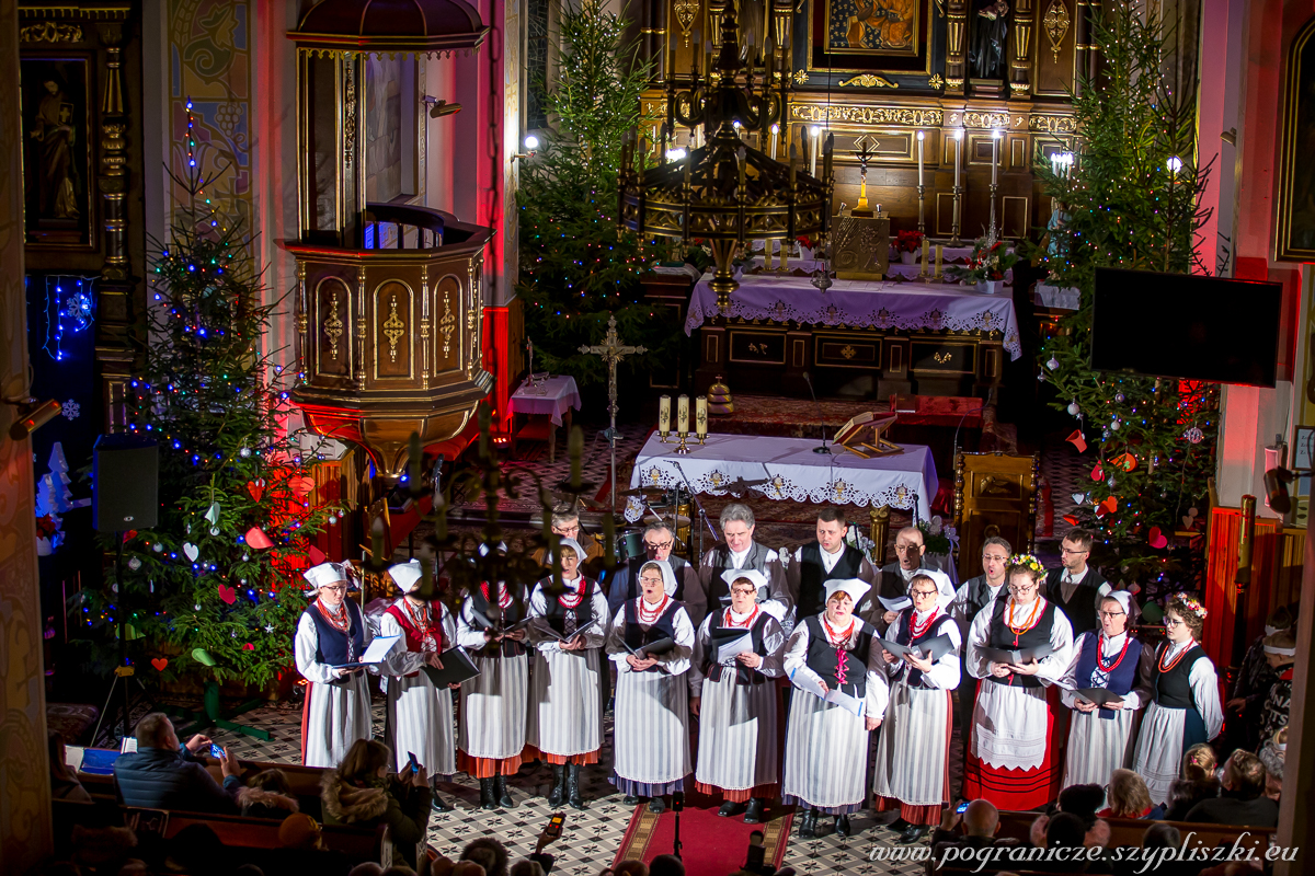 Koncert Kold odby si w kociele
                            parafialnym p.w. Matki Boskiej
                            Czstochowskiej w Becejach. Udzia wzili:
                            Zesp "Pogranicze", Chr
                            parafialny "Antonwka", Grupa
                            Folkowa "Shamrok"