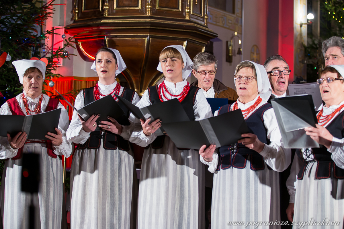 Koncert Kold odby si w kociele
                            parafialnym p.w. Matki Boskiej
                            Czstochowskiej w Becejach. Udzia wzili:
                            Zesp "Pogranicze", Chr
                            parafialny "Antonwka", Grupa
                            Folkowa "Shamrok"