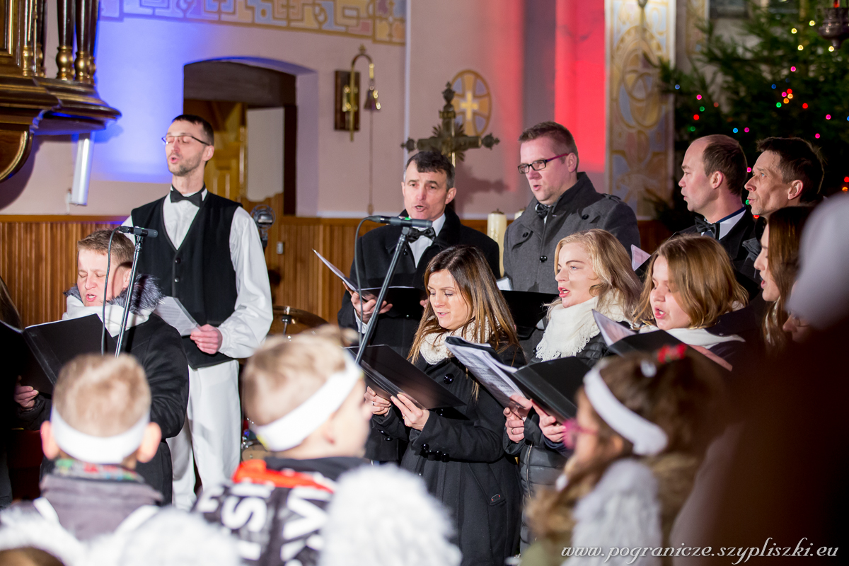 Koncert Kolęd odbył się w kościele
                            parafialnym p.w. Matki Boskiej
                            Częstochowskiej w Becejłach. Udział wzięli:
                            Zespół "Pogranicze", Chór
                            parafialny "Antonówka", Grupa
                            Folkowa "Shamrok"
