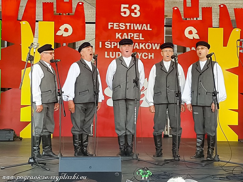 53 Oglnopolski
                            Festiwal Kapel i piewakw Ludowych w
                            Kazimierzu Dolnym nad Wis 28-30 czerwca
                            2019 Na festiwalu zesp Pogranicze (mska
                            grupa) otrzyma I Nagrod