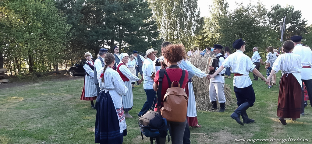 XVI Podlasko-Poleskie Spotkania niwne
                            „Ole po boru chodit” w Studziwodach