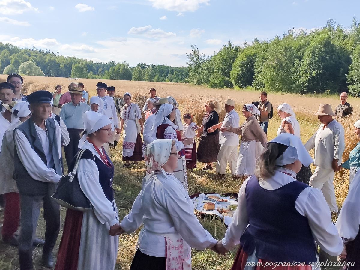 XVI
                            Podlasko-Poleskie Spotkania niwne „Ole po
                            boru chodit” w Studziwodach