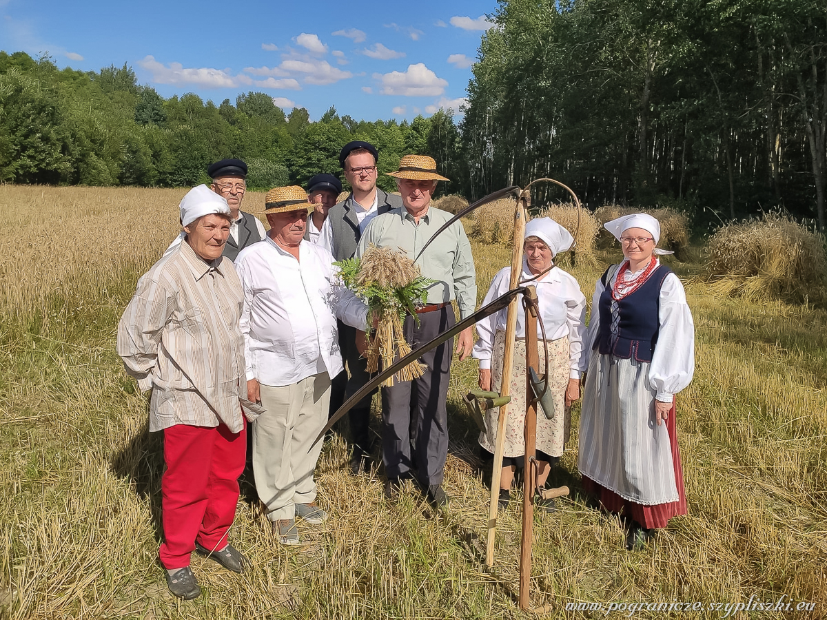 XVI
                            Podlasko-Poleskie Spotkania niwne „Ole po
                            boru chodit” w Studziwodach