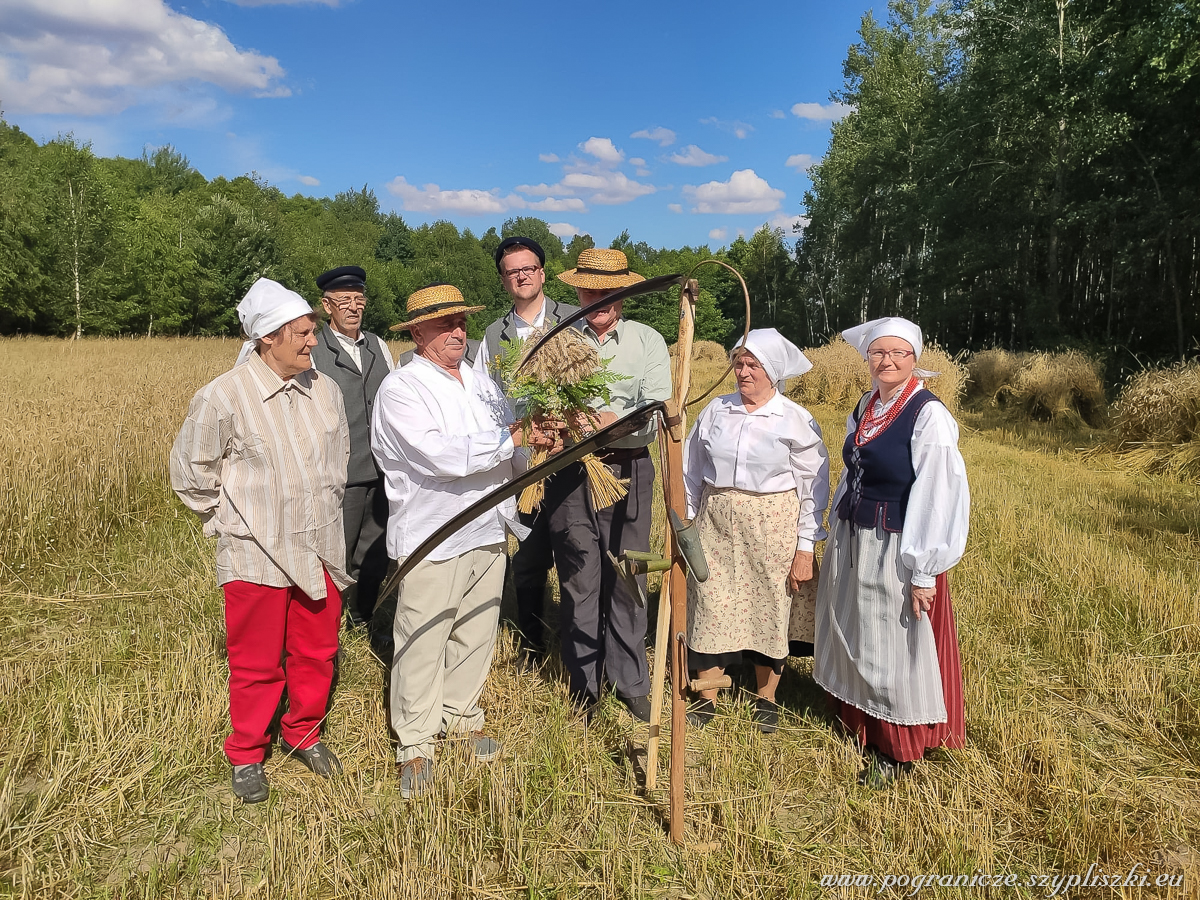 XVI
                            Podlasko-Poleskie Spotkania niwne „Ole po
                            boru chodit” w Studziwodach