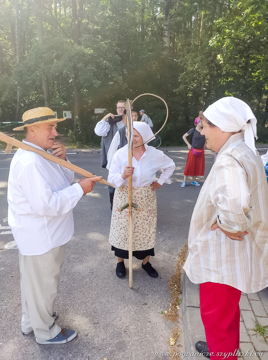 XVI
                            Podlasko-Poleskie Spotkania niwne „Ole po
                            boru chodit” w Studziwodach