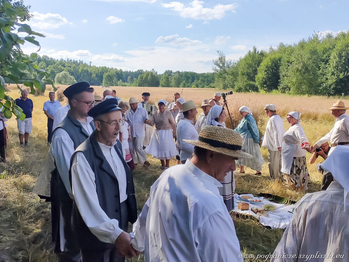 XVI
                            Podlasko-Poleskie Spotkania niwne „Ole po
                            boru chodit” w Studziwodach